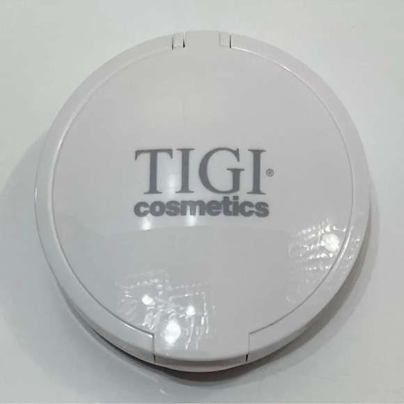 TIGI Cosmetics Fair Creme Foundation - Picture 2 of 4